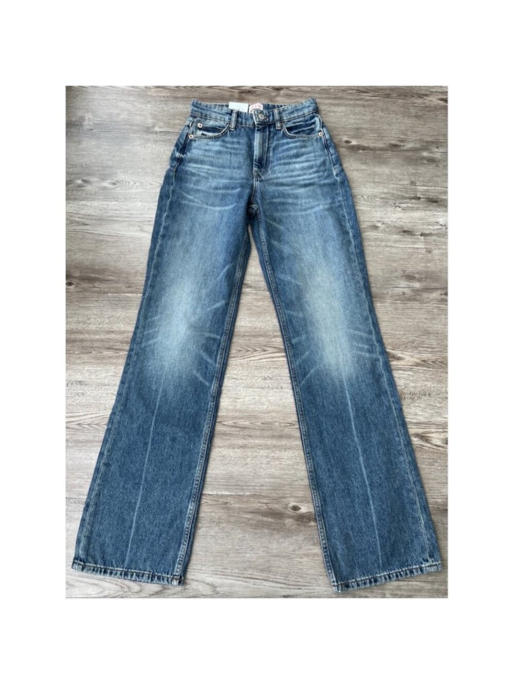 NWT Guess Straight High 80s Straight Jeans Womens 25 Medium Wash High Rise
